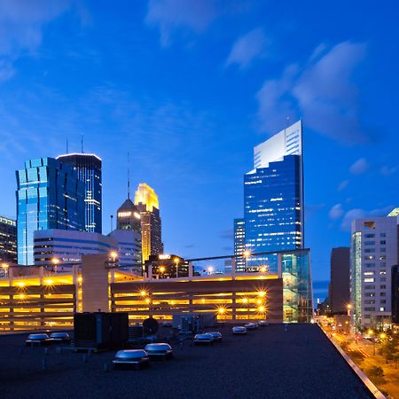 Holiday Inn Express Hotel & Suites Minneapolis-Downtown Convention Center By Ihg Ngoại thất bức ảnh