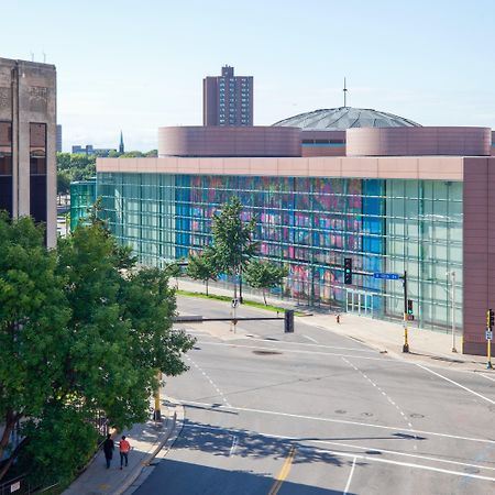 Holiday Inn Express Hotel & Suites Minneapolis-Downtown Convention Center By Ihg Ngoại thất bức ảnh