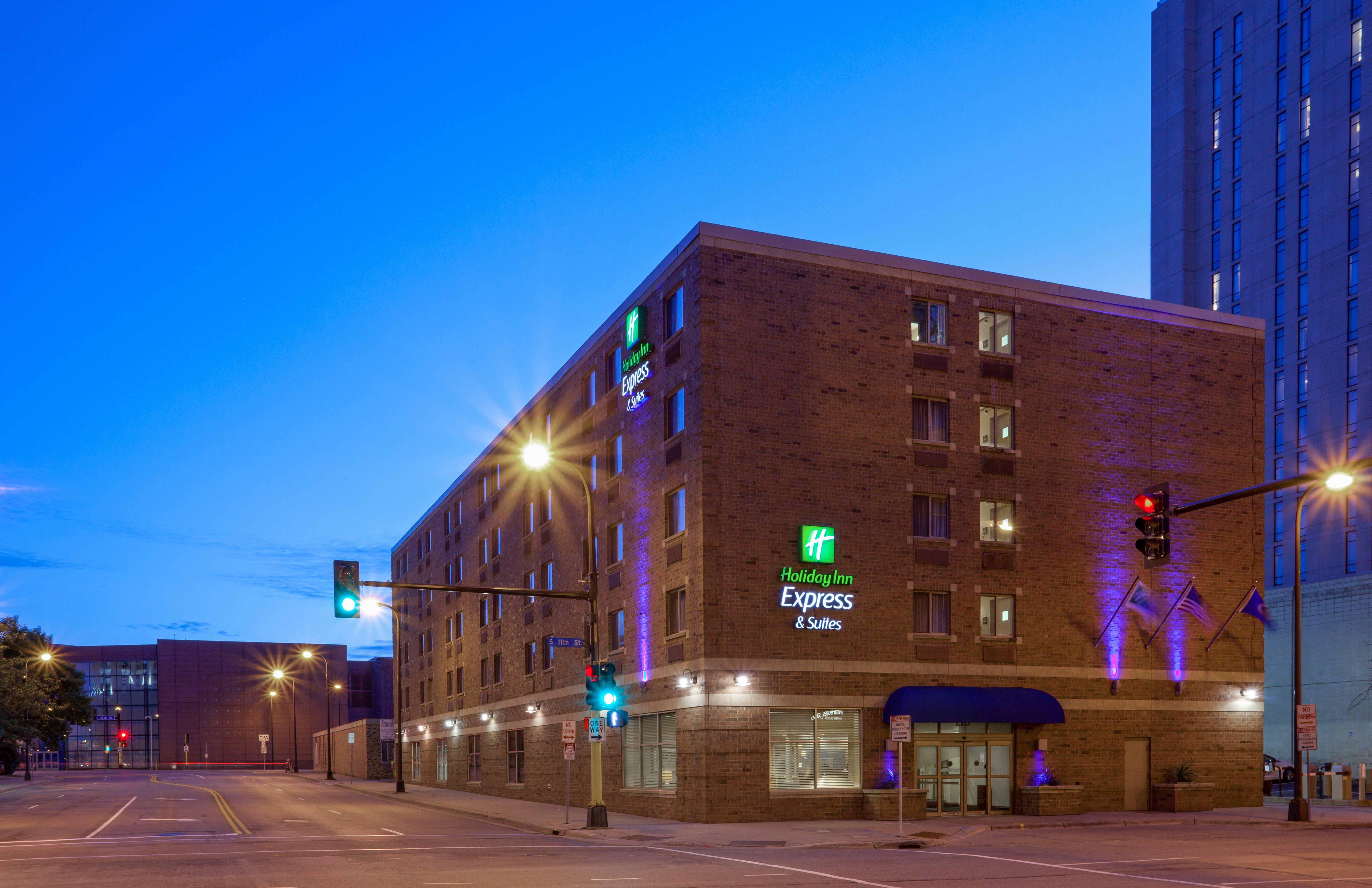 Holiday Inn Express Hotel & Suites Minneapolis-Downtown Convention Center By Ihg Ngoại thất bức ảnh