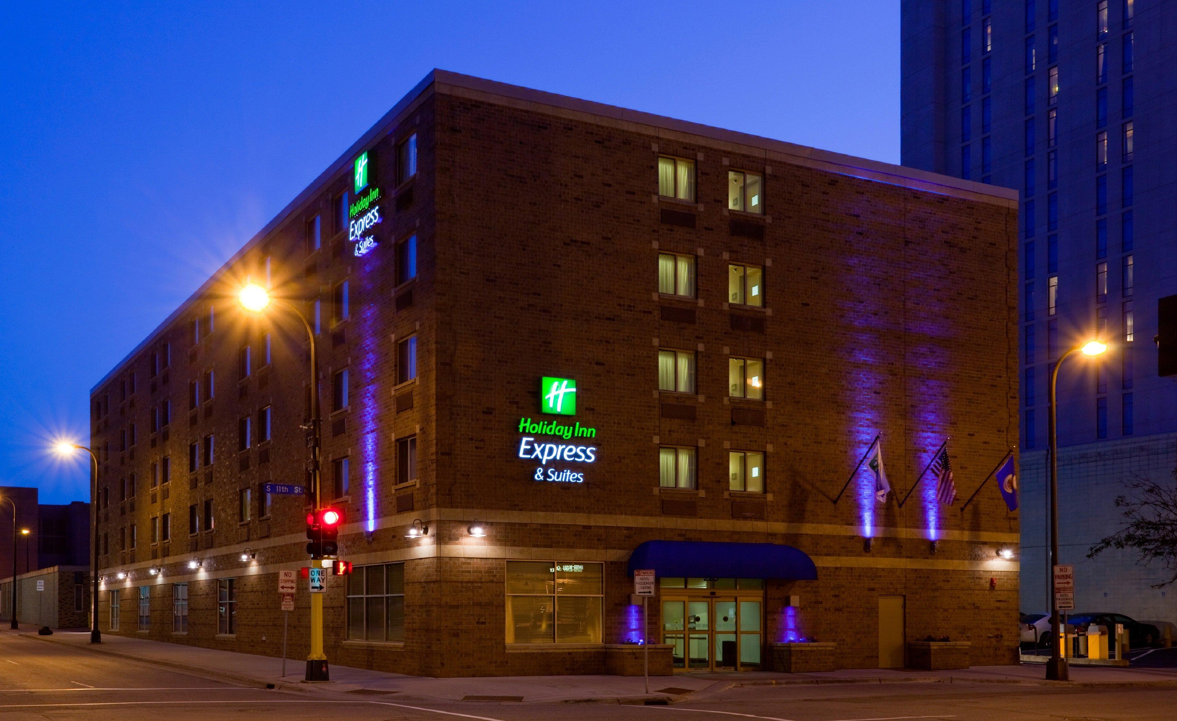 Holiday Inn Express Hotel & Suites Minneapolis-Downtown Convention Center By Ihg Ngoại thất bức ảnh