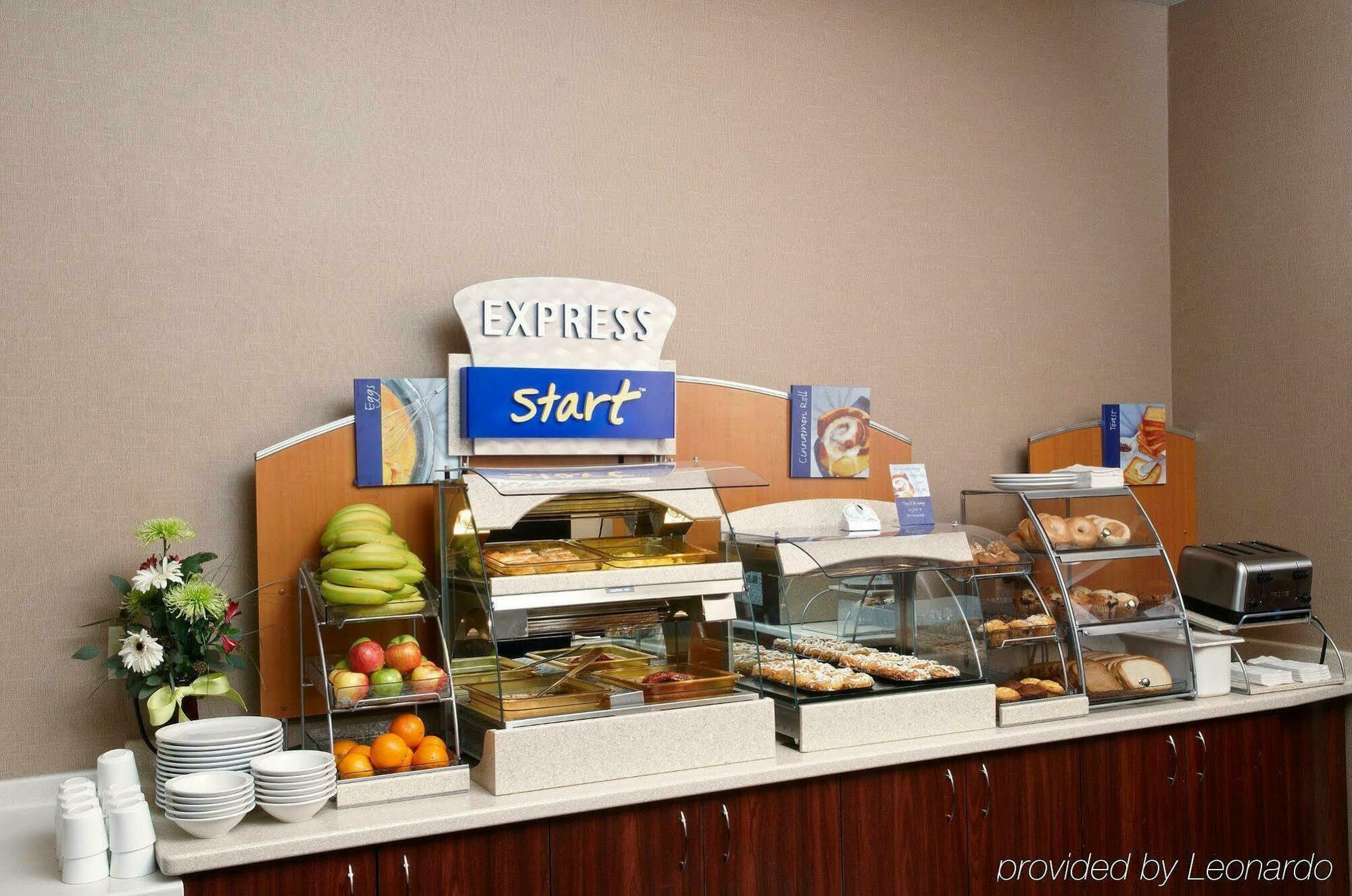 Holiday Inn Express Hotel & Suites Minneapolis-Downtown Convention Center By Ihg Ngoại thất bức ảnh